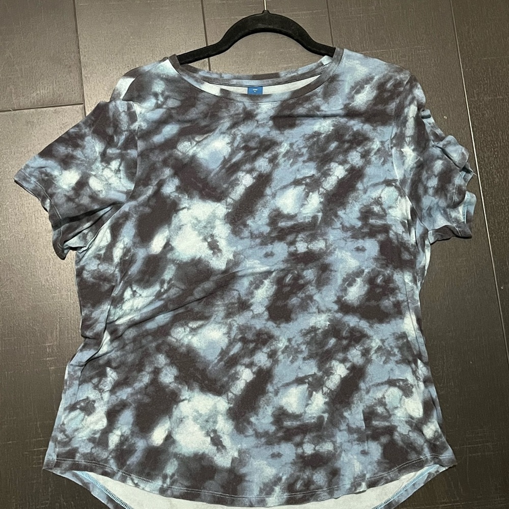 Old Navy Gray and Black Relaxed Short Sleeve T-Shirt